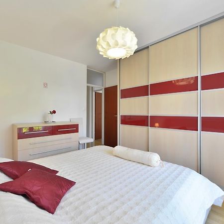 Cozy Beach Apartment Спліт Екстер'єр фото