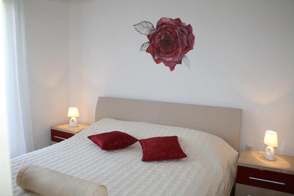 Cozy Beach Apartment Спліт Номер фото