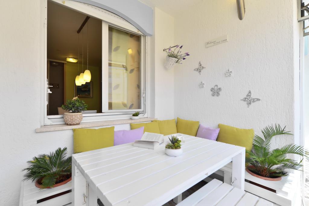 Cozy Beach Apartment Спліт Екстер'єр фото